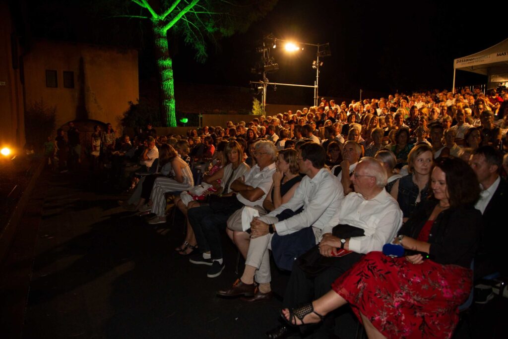 Meraner Festspiele - Die Erbinnen von Luis Zagler - Foto - Riki Gelf 2018_29A3153